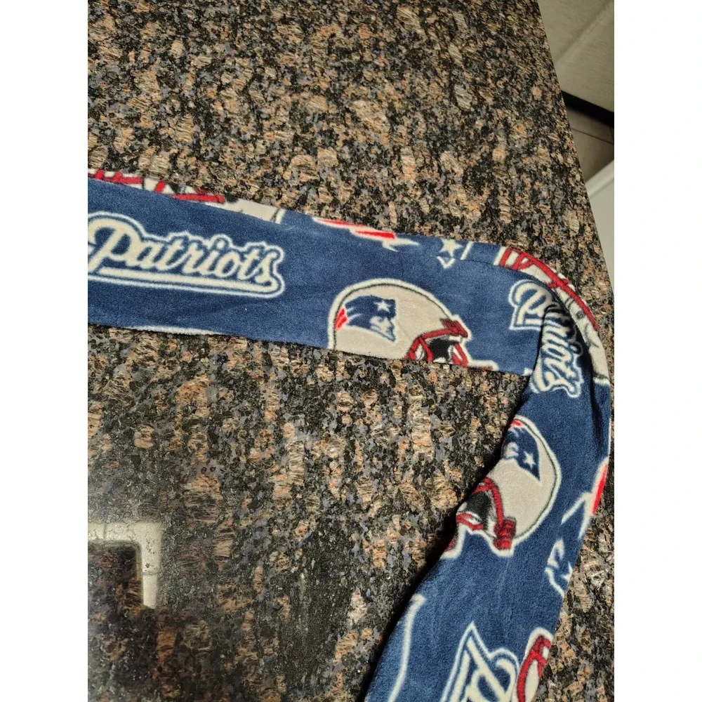 NEW ENGLAND PATRIOTS NFL Team Logo Football Scarf Fleece